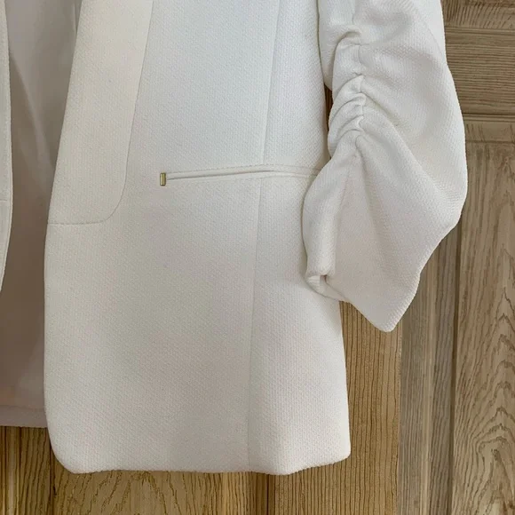 White jacket - Picture 2 of 4